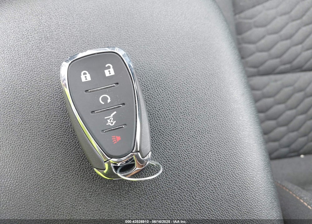 2021 CHEVROLET EQUINOX VIN: 2GNAXKEV5M6138783