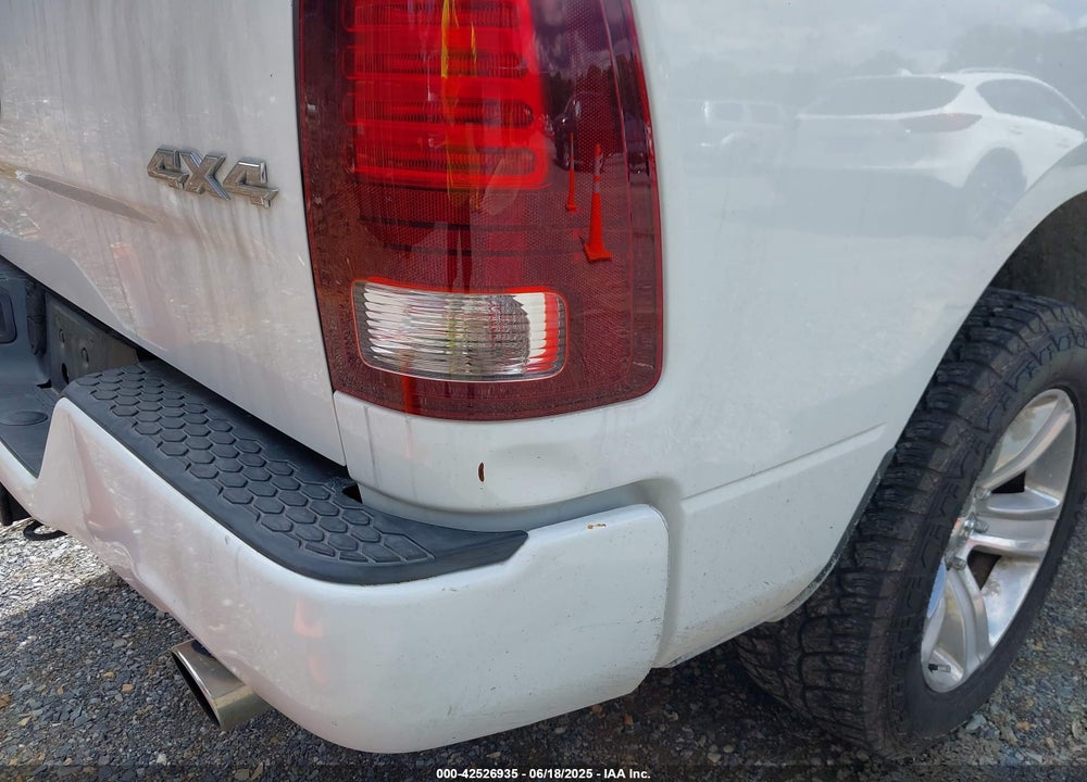 2013 RAM 1500 VIN: 1C6RR7MT7DS537511