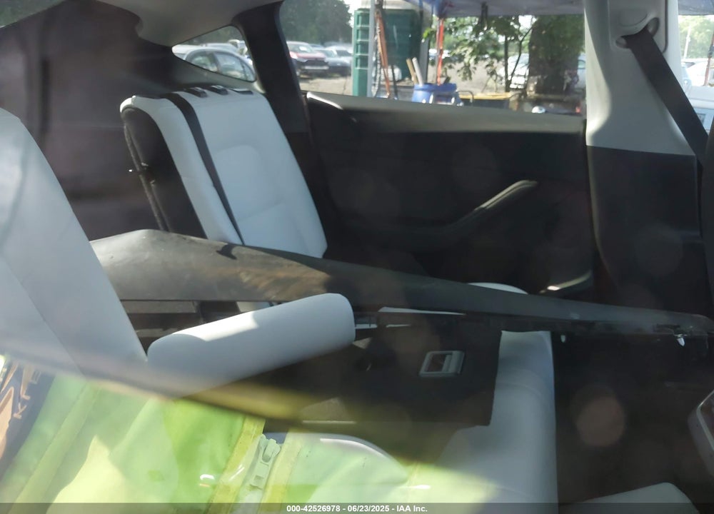 2025 TESLA MODEL Y VIN: 7SAYGDEF9SF305944