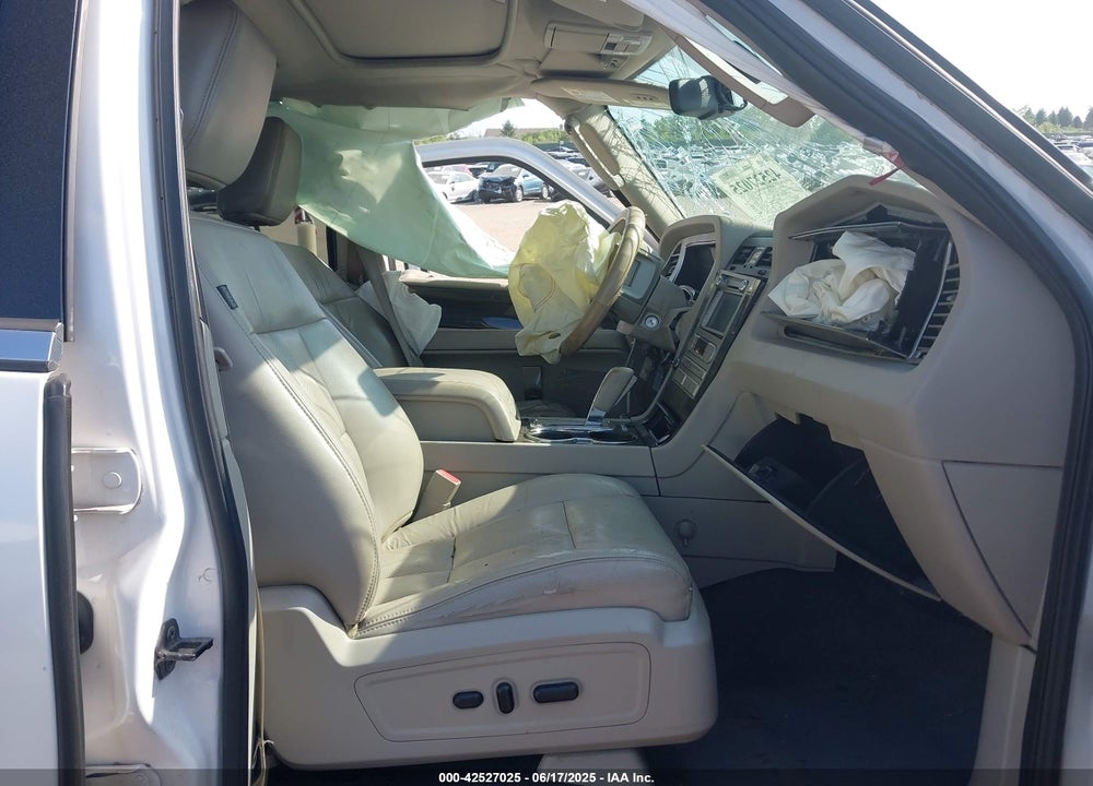 2009 LINCOLN NAVIGATOR VIN: 5LMFU27569EJ00138