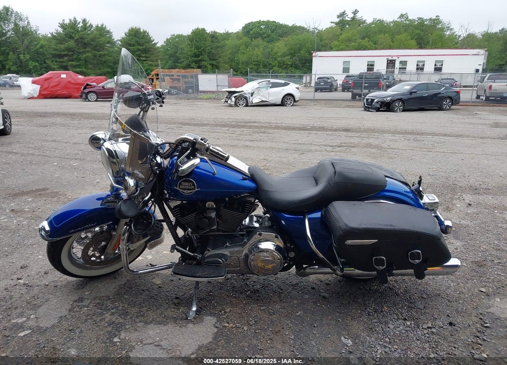 2010 HARLEY-DAVIDSON FLHRC VIN: 1HD1FR412AB608858