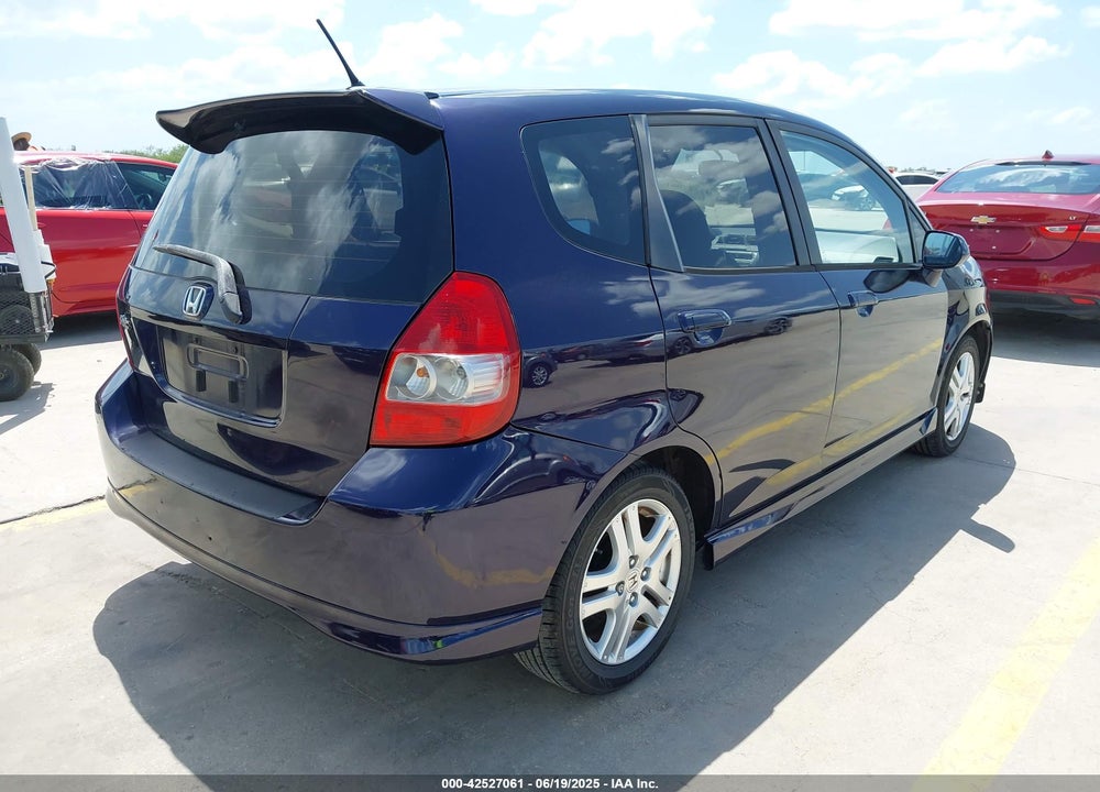 2008 HONDA FIT VIN: JHMGD37668S055517