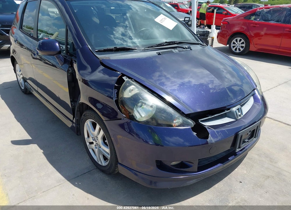 2008 HONDA FIT VIN: JHMGD37668S055517