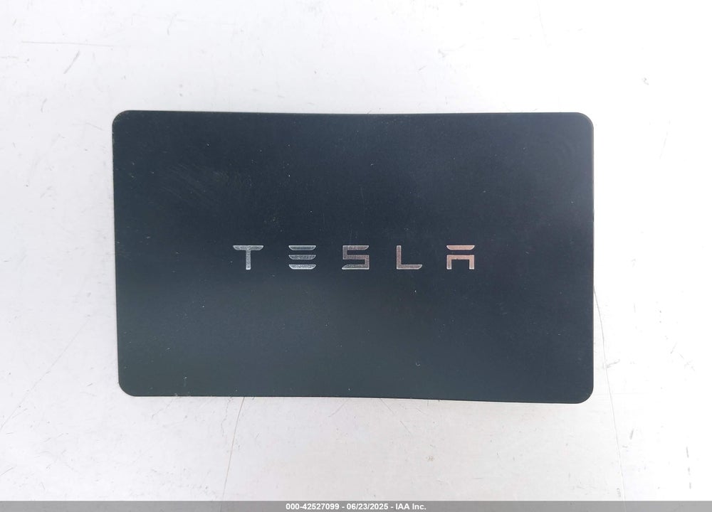2024 TESLA MODEL Y VIN: 7SAYGDEEXRF061352