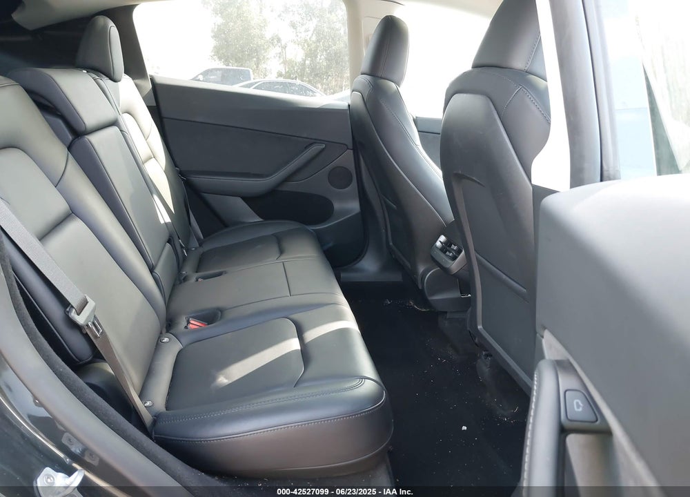 2024 TESLA MODEL Y VIN: 7SAYGDEEXRF061352