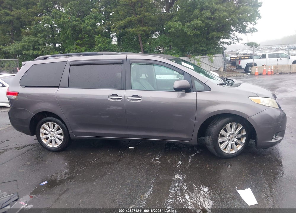 2011 TOYOTA SIENNA LIMITED VIN: 5TDDK3DC5BS021668