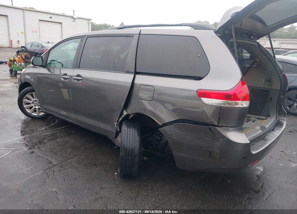 2011 TOYOTA SIENNA LIMITED VIN: 5TDDK3DC5BS021668