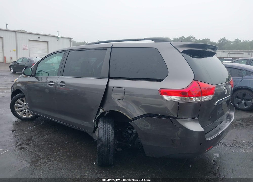 2011 TOYOTA SIENNA LIMITED VIN: 5TDDK3DC5BS021668