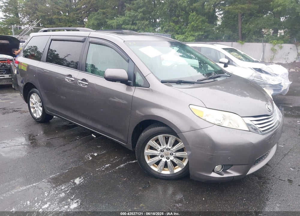 2011 TOYOTA SIENNA LIMITED VIN: 5TDDK3DC5BS021668
