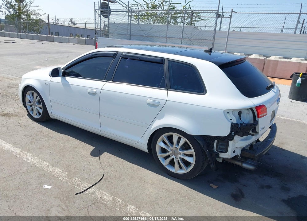 2013 AUDI A3 2.0T PREMIUM VIN: WAUBEAFMXDA009876