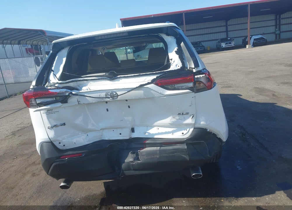 2021 TOYOTA RAV4 XLE VIN: 2T3W1RFV6MC167531