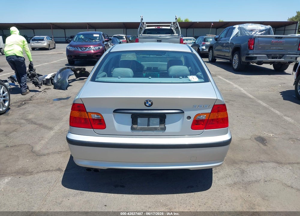 2002 BMW 325I VIN: WBAEV33412KL72751