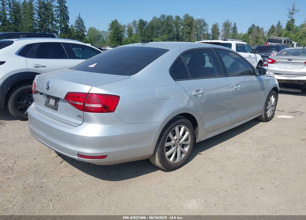 2015 VOLKSWAGEN JETTA 1.8T SE VIN: 3VWD17AJ0FM271660