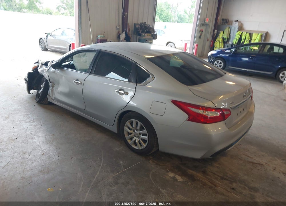 2017 NISSAN ALTIMA VIN: 1N4AL3AP0HN350239