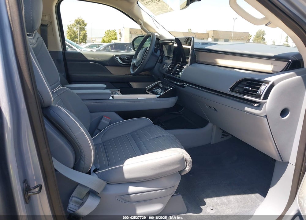 2021 LINCOLN NAVIGATOR VIN: 5LMJJ3TT5MEL06864