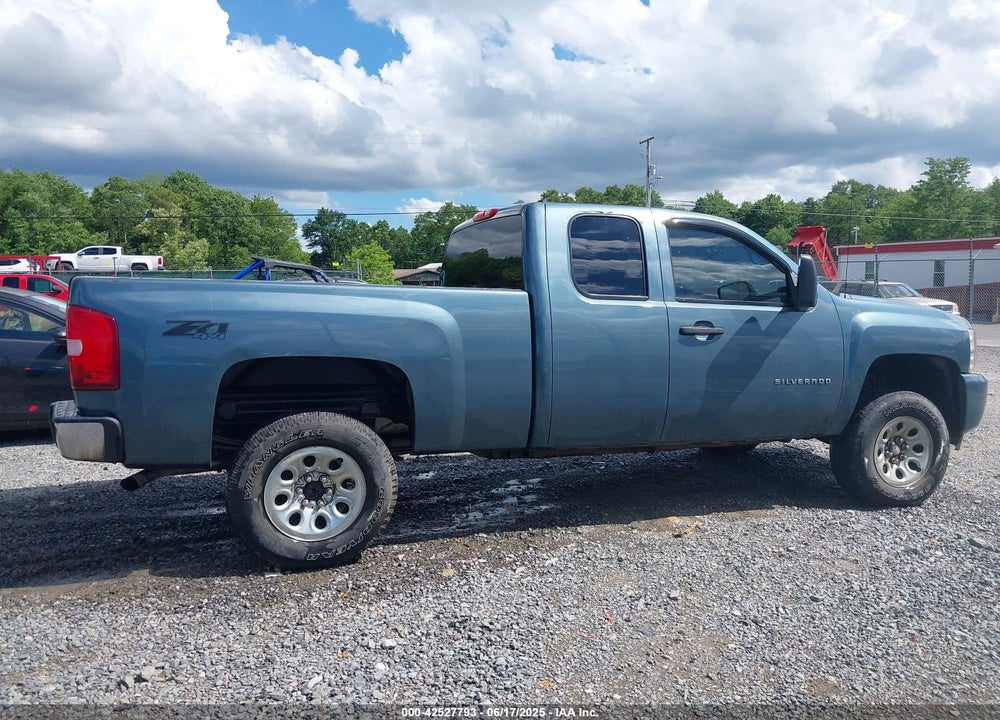 2011 CHEVROLET SILVERADO 1500 LT VIN: 1GCRKSE3XBZ281271