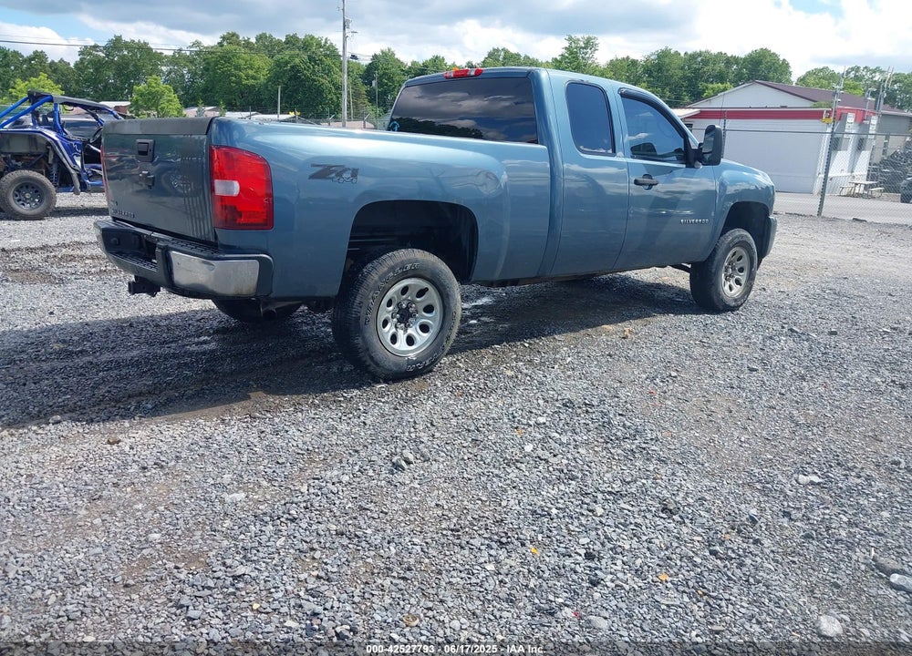 2011 CHEVROLET SILVERADO 1500 LT VIN: 1GCRKSE3XBZ281271