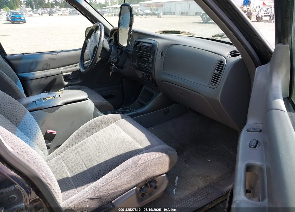 2001 MERCURY MOUNTAINEER VIN: 4M2ZU86P21UJ09305