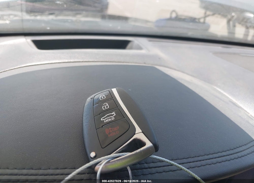 2016 HYUNDAI GENESIS VIN: KMHGN4JE6GU136794