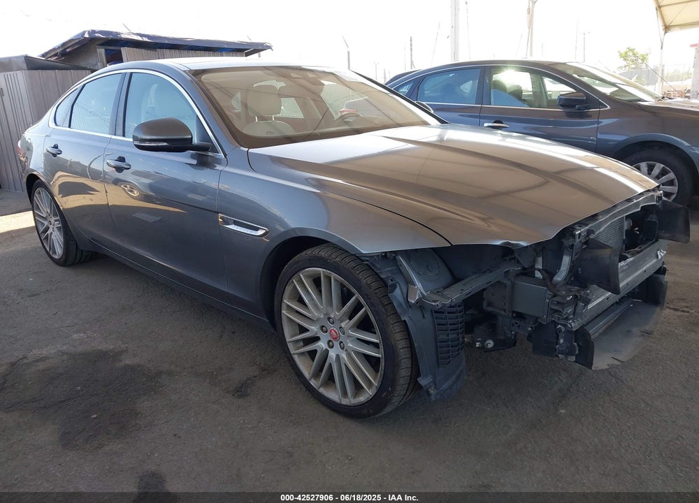 2016 JAGUAR XF 35T PRESTIGE VIN: SAJBE4BV0GCY13200