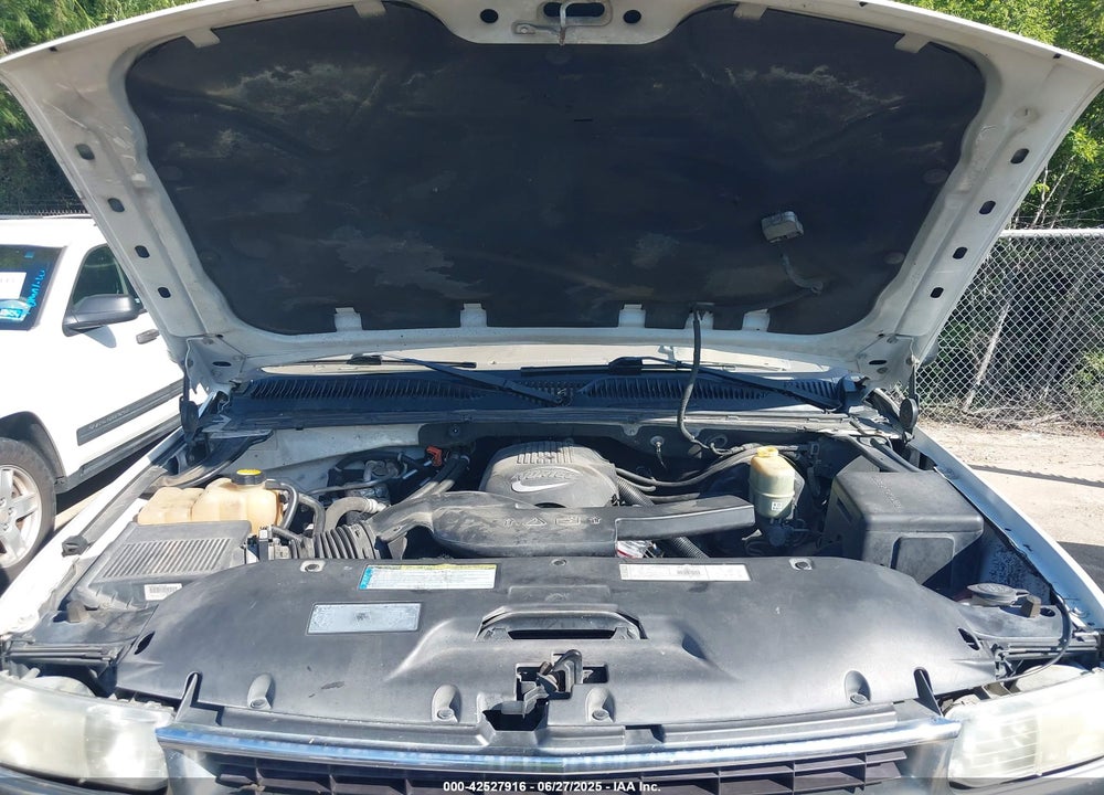 2001 CHEVROLET SUBURBAN 1500 LS VIN: 1GNEC16T31J217534