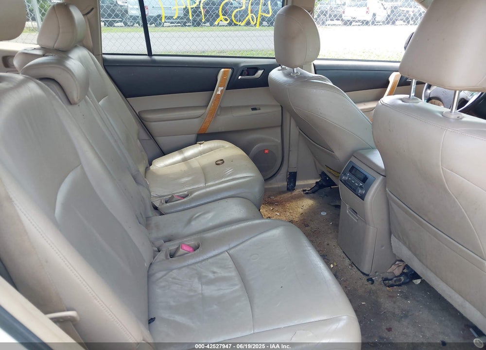 2008 TOYOTA HIGHLANDER HYBRID LIMITED VIN: JTEEW44A282005601