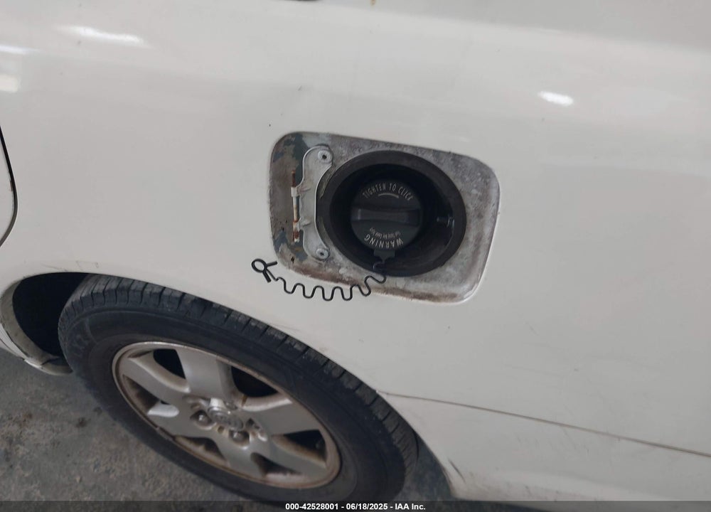 2003 TOYOTA AVALON XL VIN: 4T1BF28B33U305736