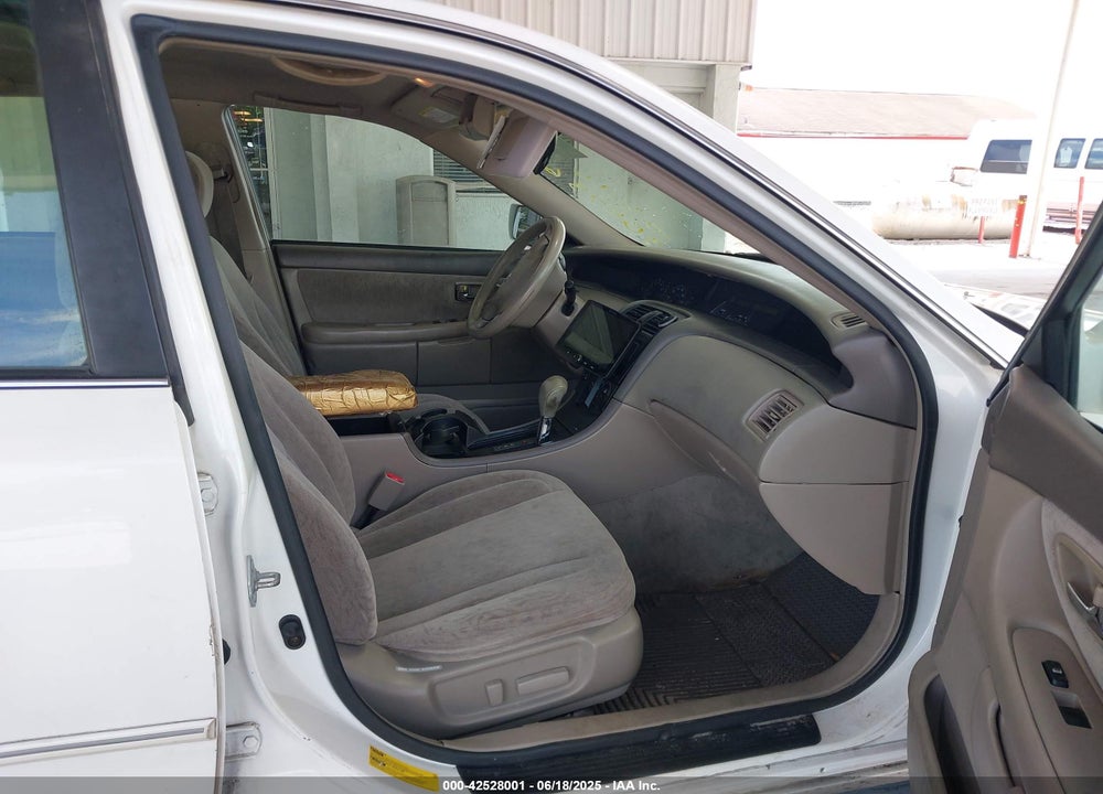 2003 TOYOTA AVALON XL VIN: 4T1BF28B33U305736