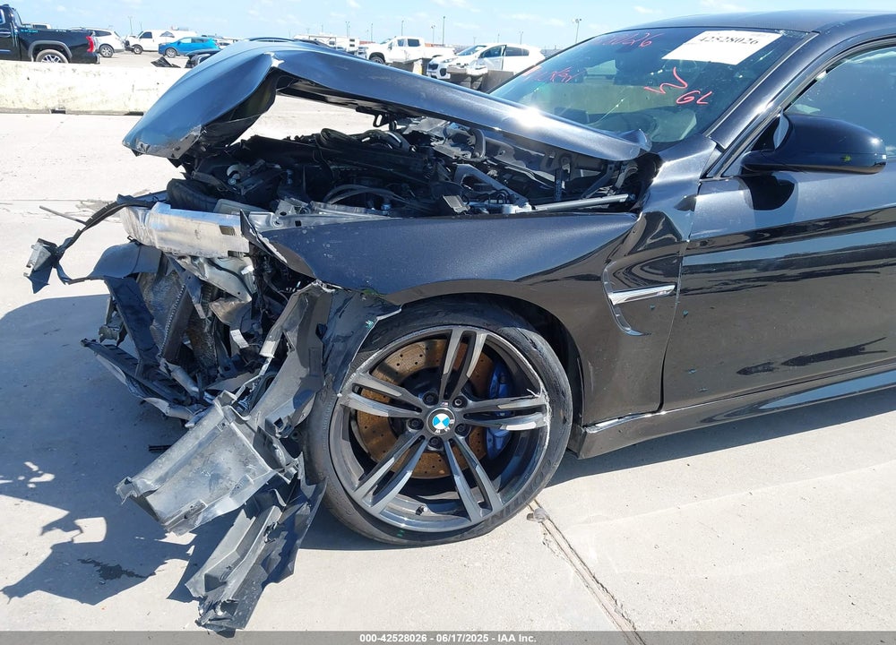 2015 BMW M4 VIN: WBS3R9C59FK330319