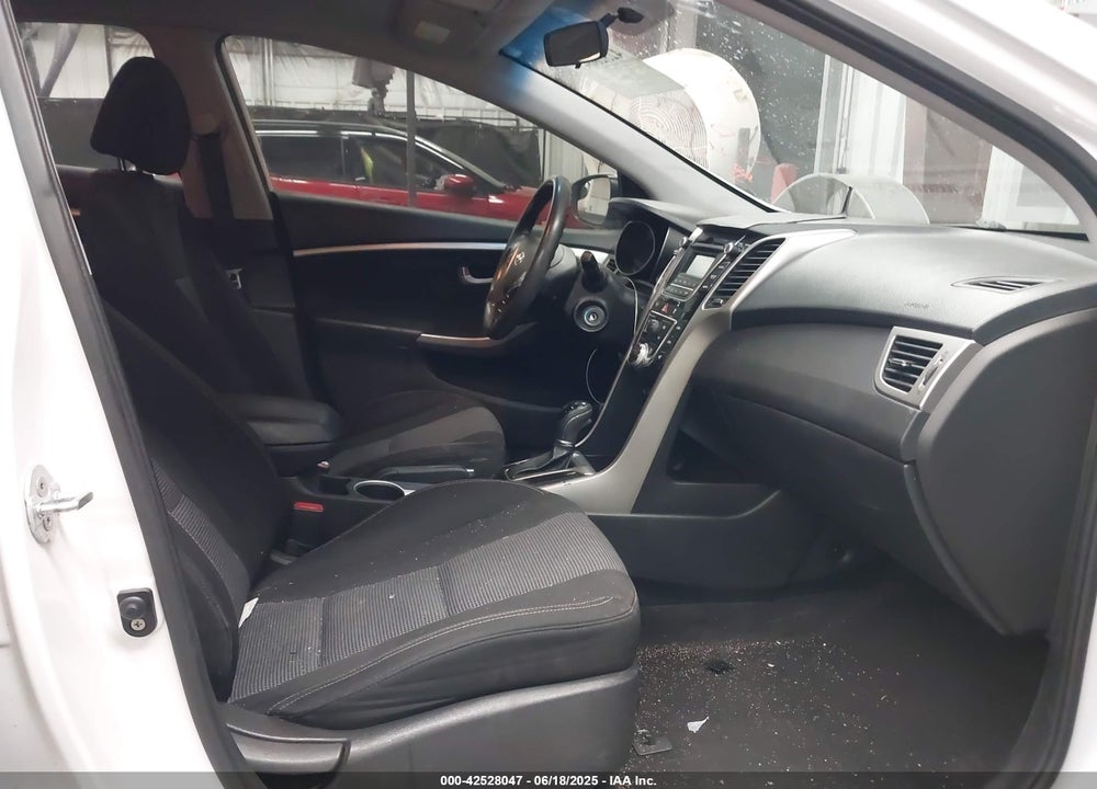 2014 HYUNDAI ELANTRA GT VIN: KMHD35LH2EU184313