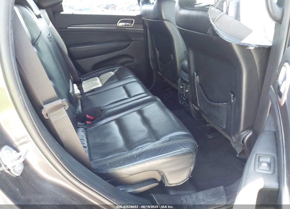 2017 JEEP GRAND CHEROKEE VIN: 1C4RJEBG0HC813893