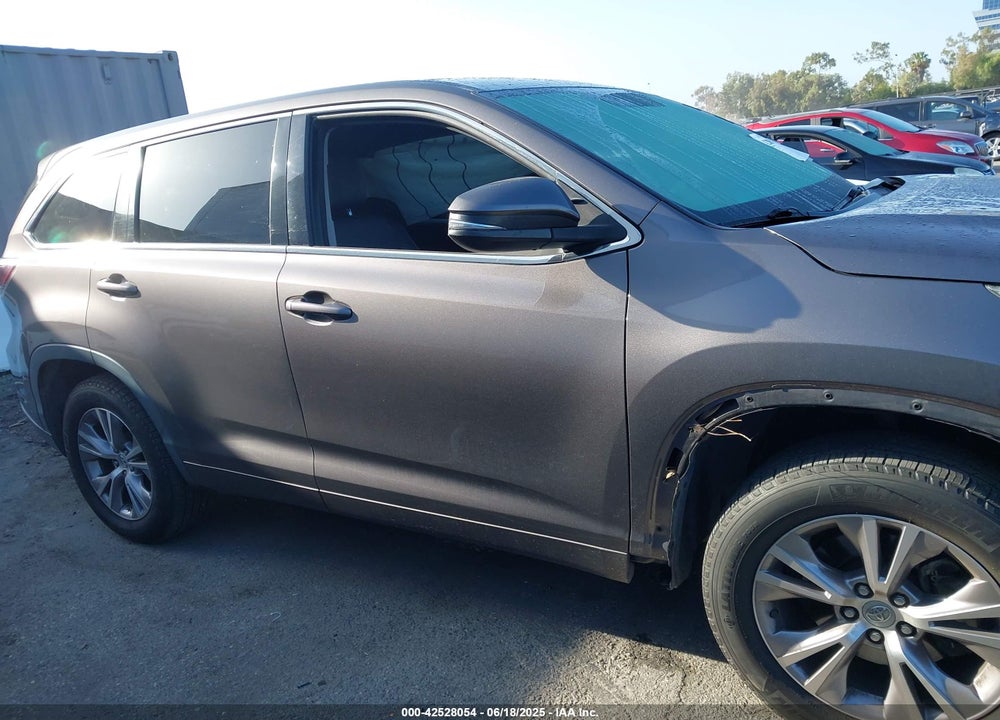 2015 TOYOTA HIGHLANDER LE PLUS V6 VIN: 5TDZKRFH9FS107055