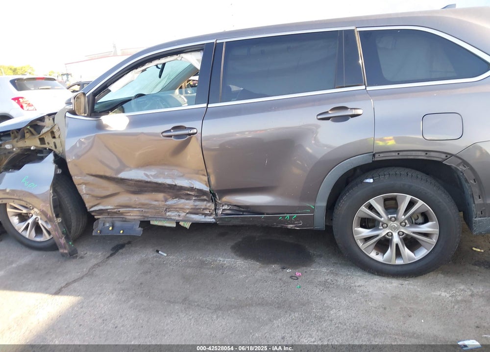 2015 TOYOTA HIGHLANDER LE PLUS V6 VIN: 5TDZKRFH9FS107055