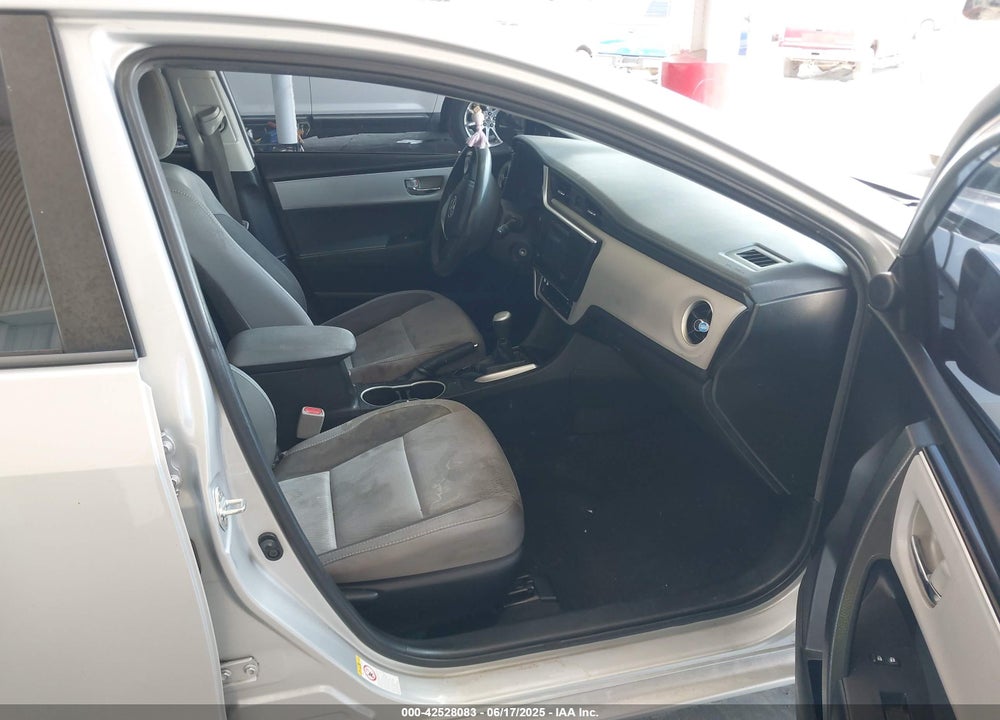 2018 TOYOTA COROLLA LE VIN: 5YFBURHE4JP779721
