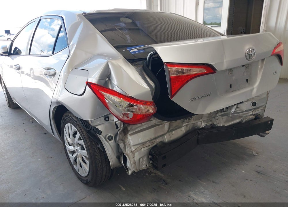 2018 TOYOTA COROLLA LE VIN: 5YFBURHE4JP779721