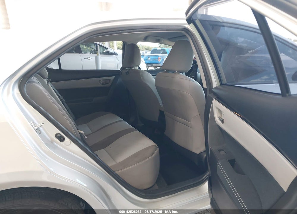 2018 TOYOTA COROLLA LE VIN: 5YFBURHE4JP779721