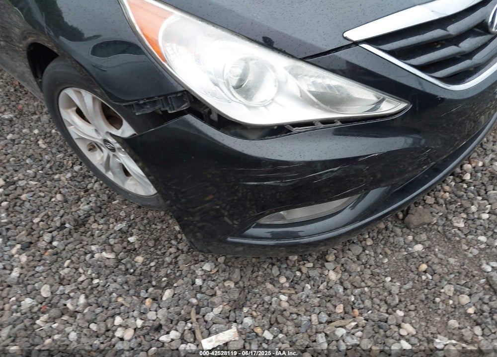 2011 HYUNDAI SONATA VIN: 5NPEC4AC2BH082123