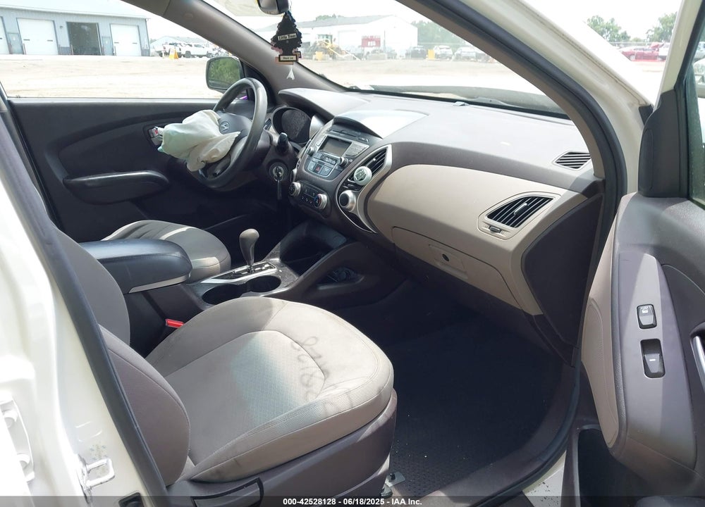 2013 HYUNDAI TUCSON VIN: KM8JT3AB8DU651920