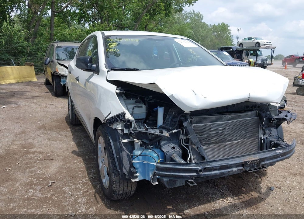 2013 HYUNDAI TUCSON VIN: KM8JT3AB8DU651920