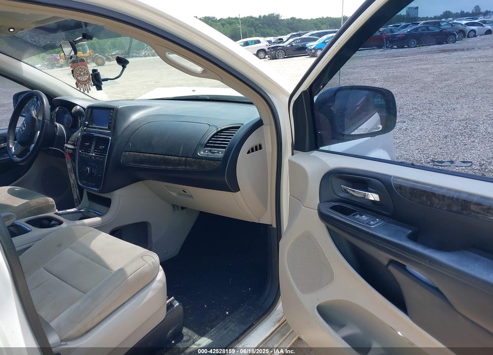 2011 DODGE GRAND CARAVAN CREW VIN: 2D4RN5DG4BR763910