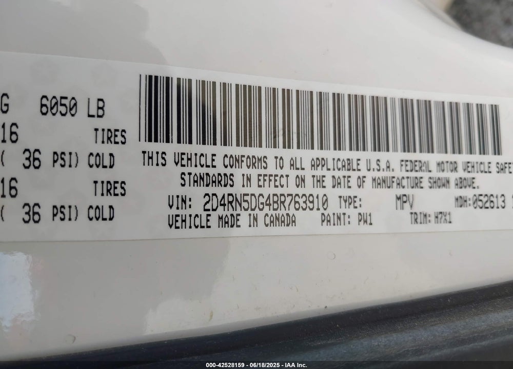 2011 DODGE GRAND CARAVAN CREW VIN: 2D4RN5DG4BR763910