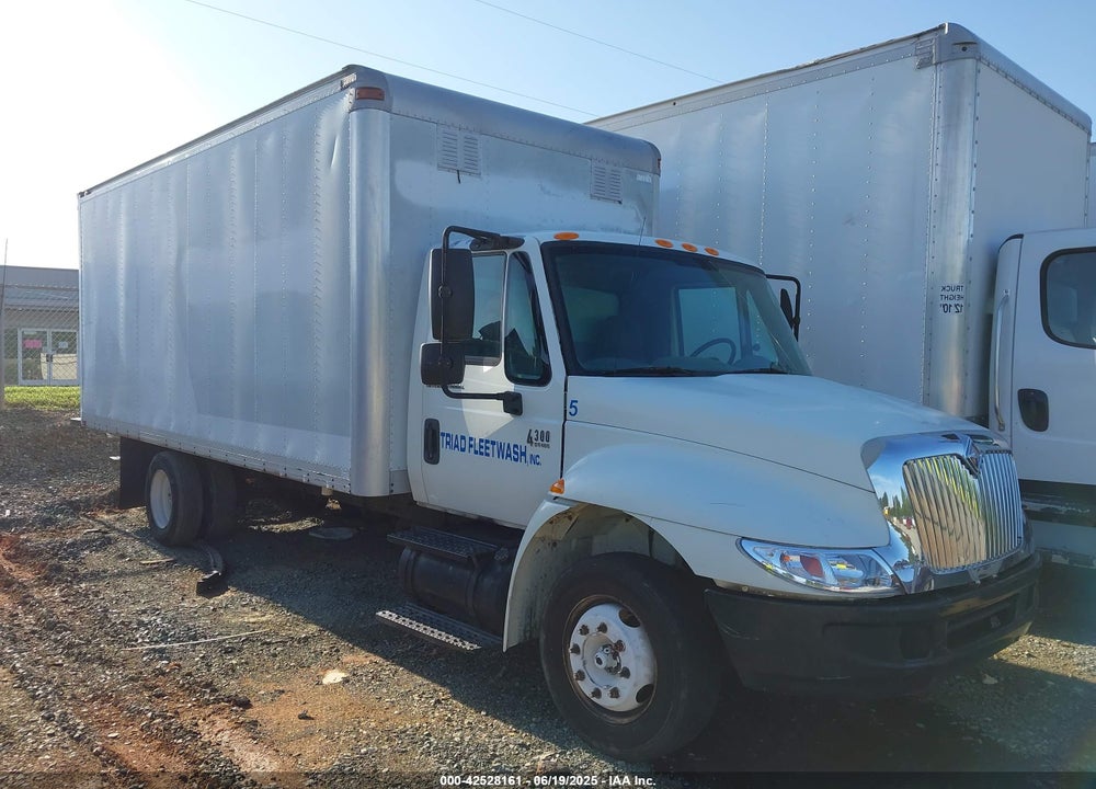 2006 INTERNATIONAL 4000 VIN: 1HTMNAAM56H225988