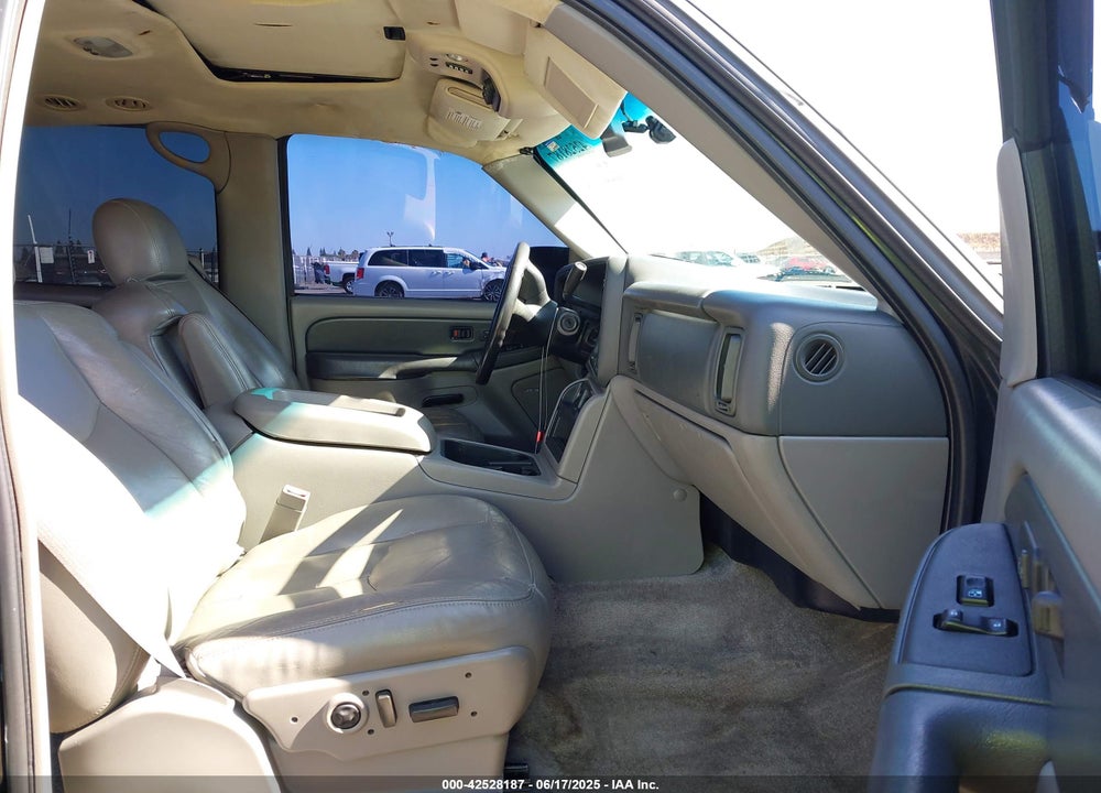 2003 CHEVROLET TAHOE LT VIN: 1GNEK13T53R302046