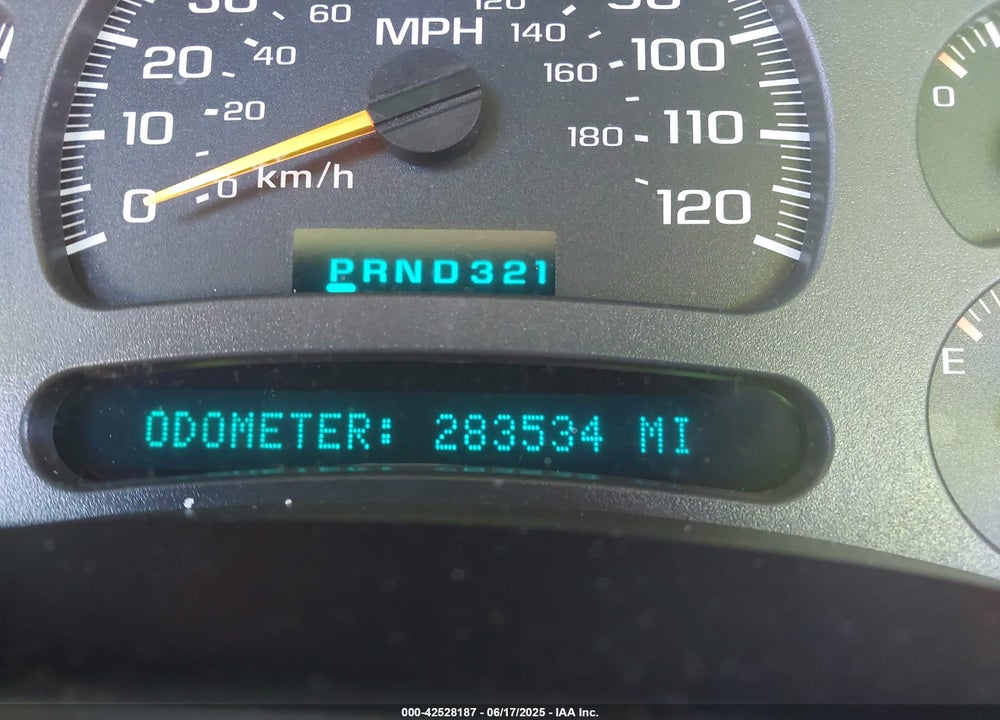 2003 CHEVROLET TAHOE LT VIN: 1GNEK13T53R302046