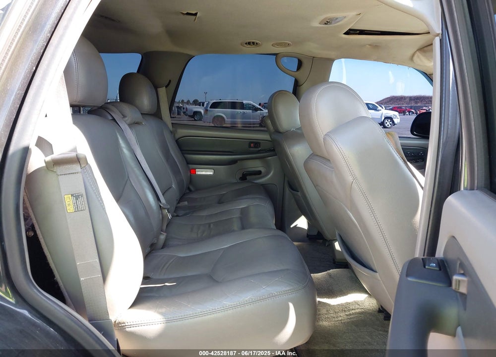 2003 CHEVROLET TAHOE LT VIN: 1GNEK13T53R302046