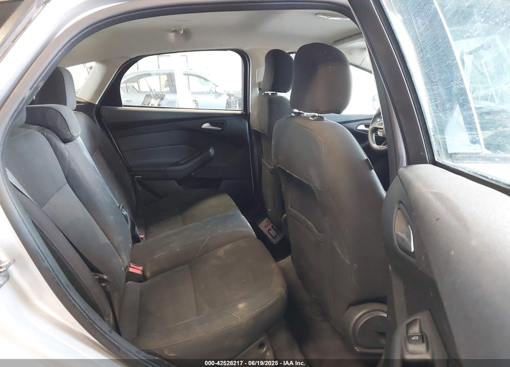 2015 FORD FOCUS VIN: 1FADP3K28FL282186