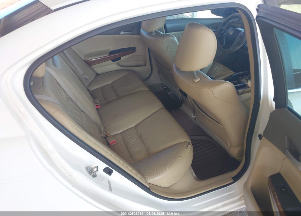 2010 HONDA ACCORD 2.4 EX-L VIN: 1HGCP2F88AA097446