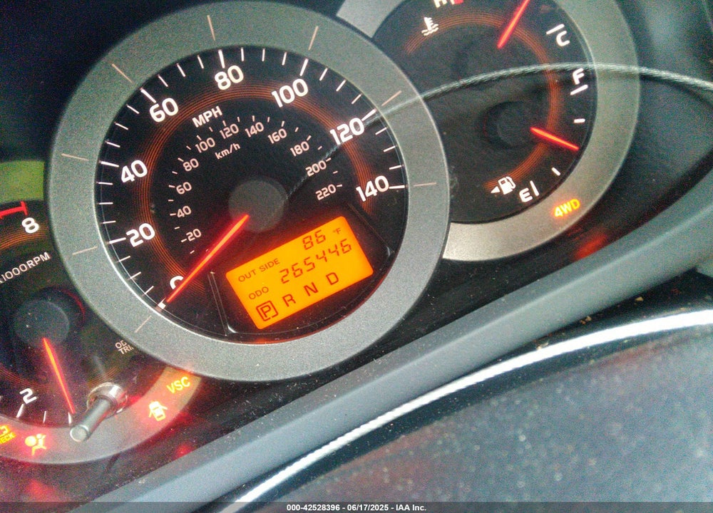 2007 TOYOTA RAV4 VIN: JTMBD31VX76027755