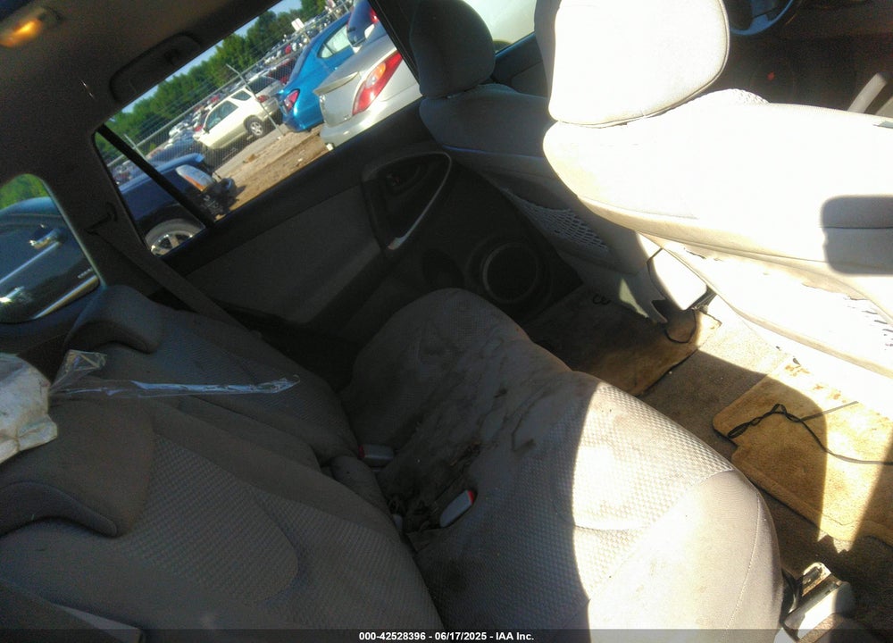 2007 TOYOTA RAV4 VIN: JTMBD31VX76027755