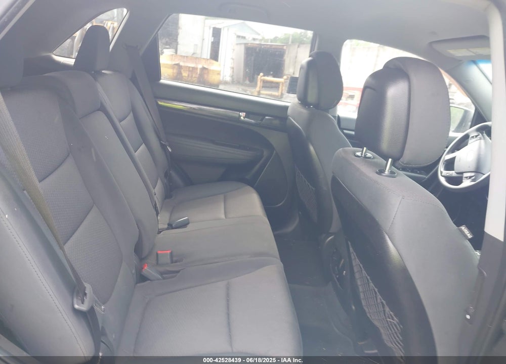2013 KIA SORENTO LX V6 VIN: 5XYKTDA20DG420283
